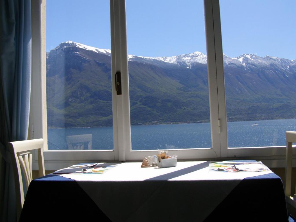 Villa Romantica Hotel Limone sul Garda Exterior photo