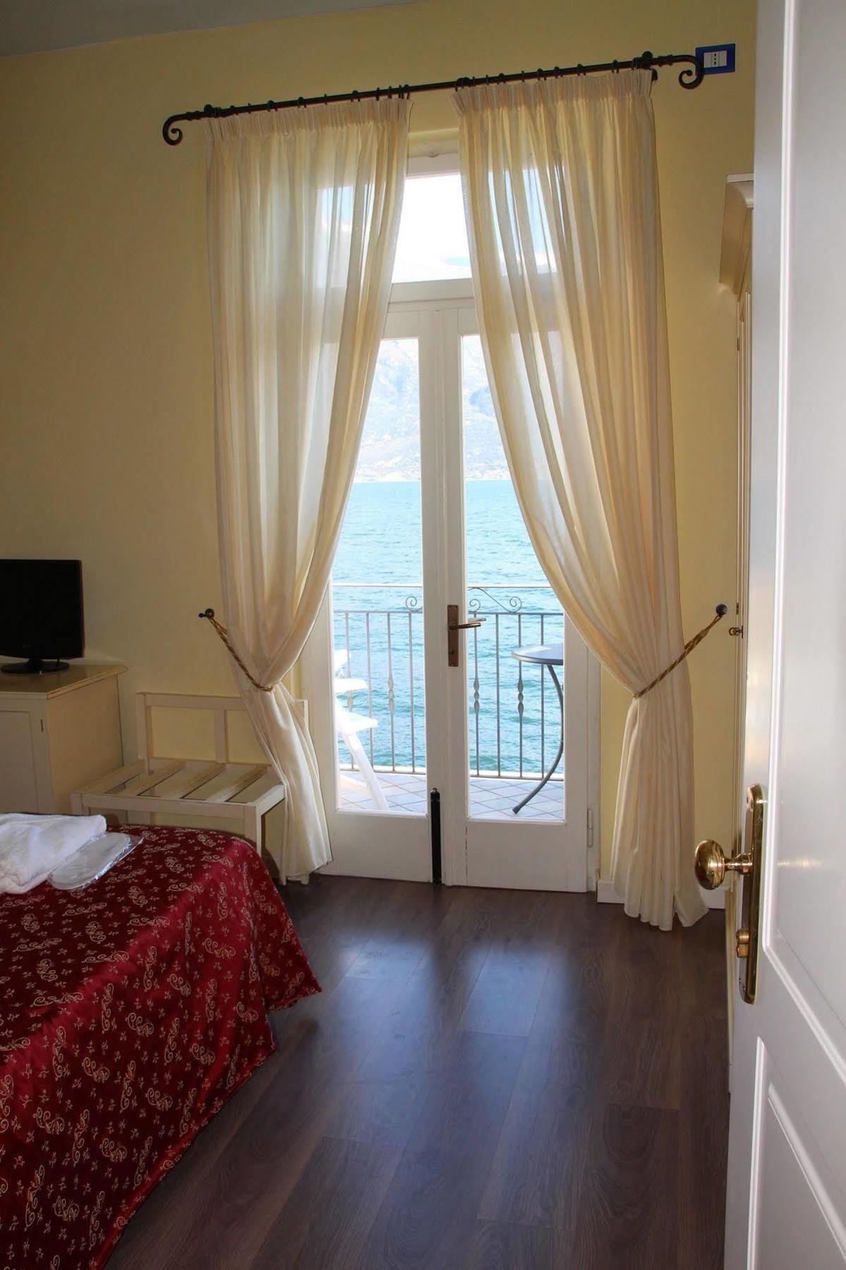 Villa Romantica Hotel Limone sul Garda Exterior photo