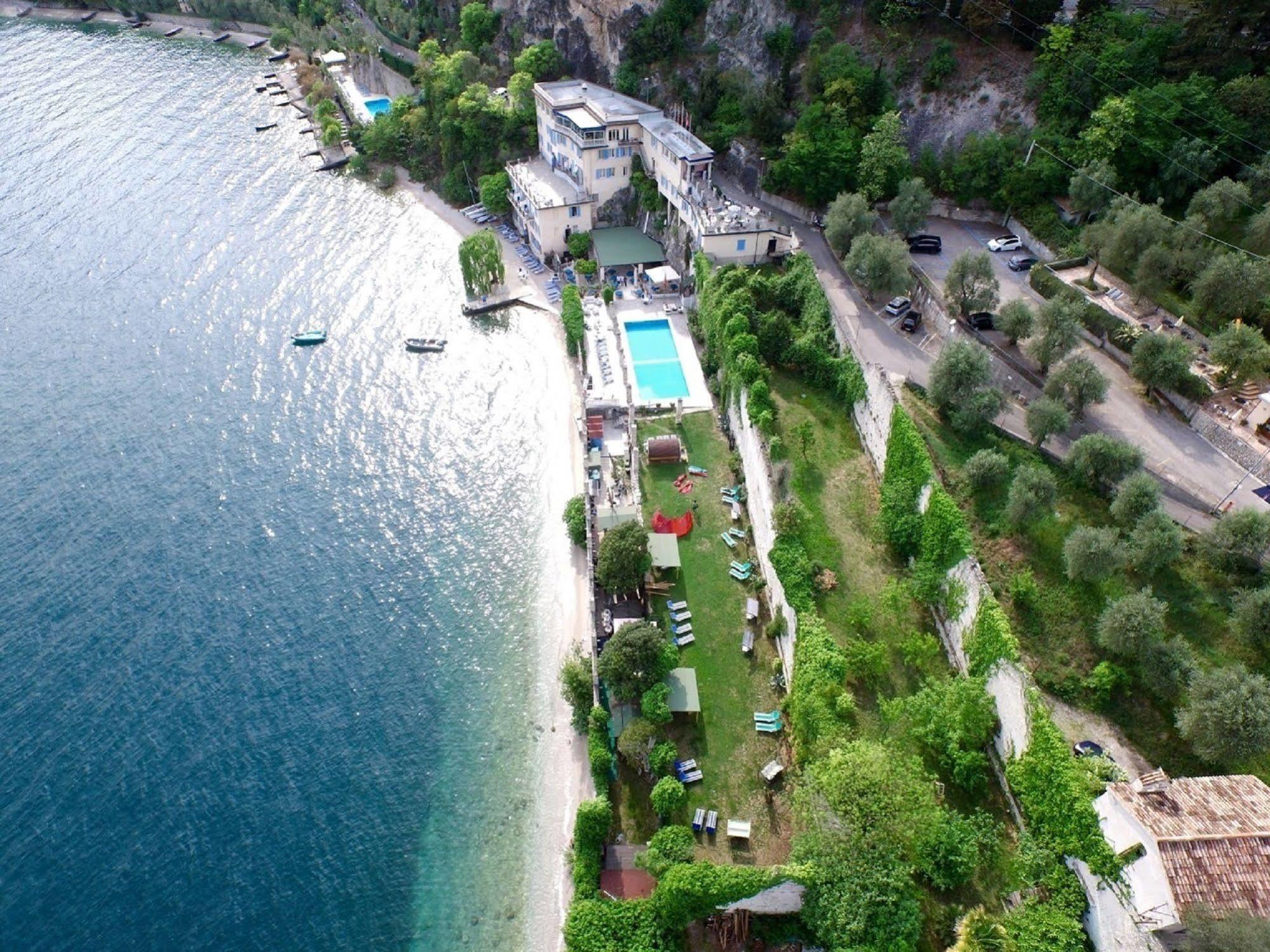 Villa Romantica Hotel Limone sul Garda Exterior photo