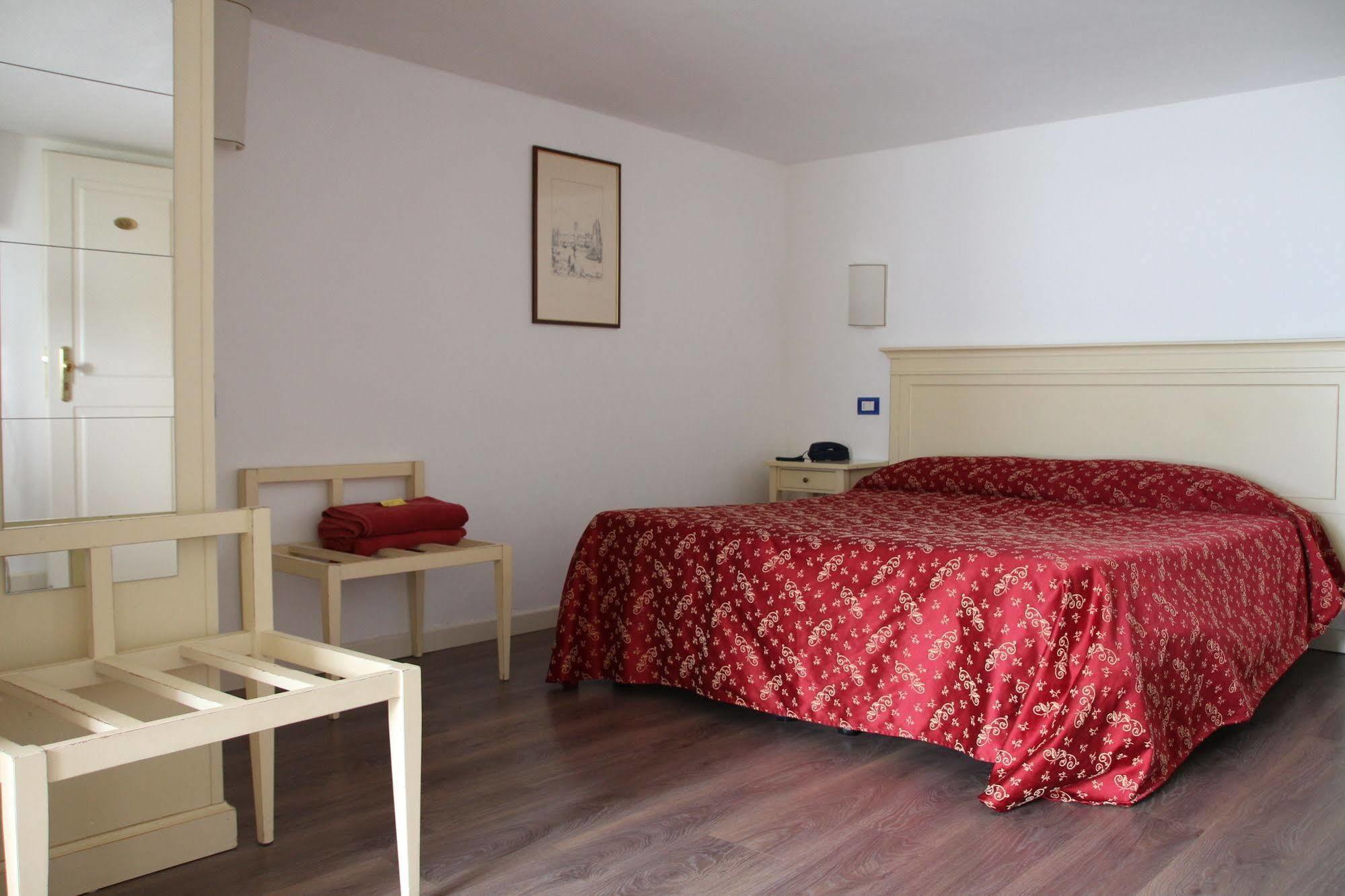 Villa Romantica Hotel Limone sul Garda Exterior photo