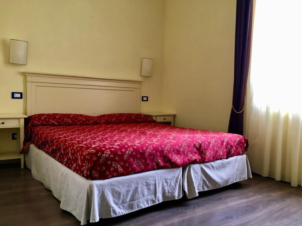 Villa Romantica Hotel Limone sul Garda Exterior photo